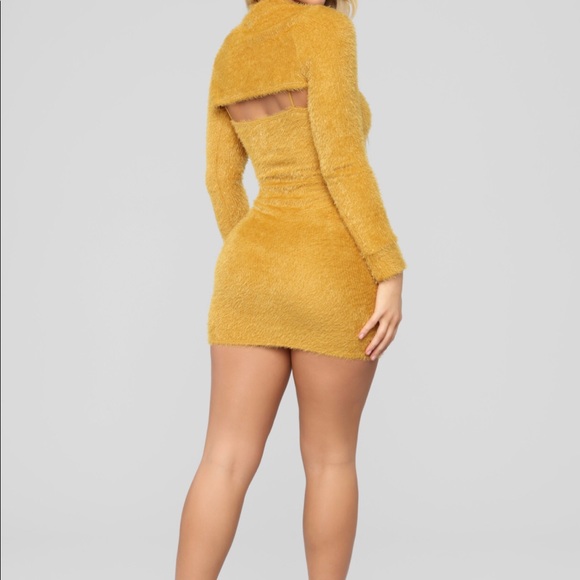 Fashionnova Bella Fuzzy 2 piece skirt set 1x NEW - Picture 4 of 8